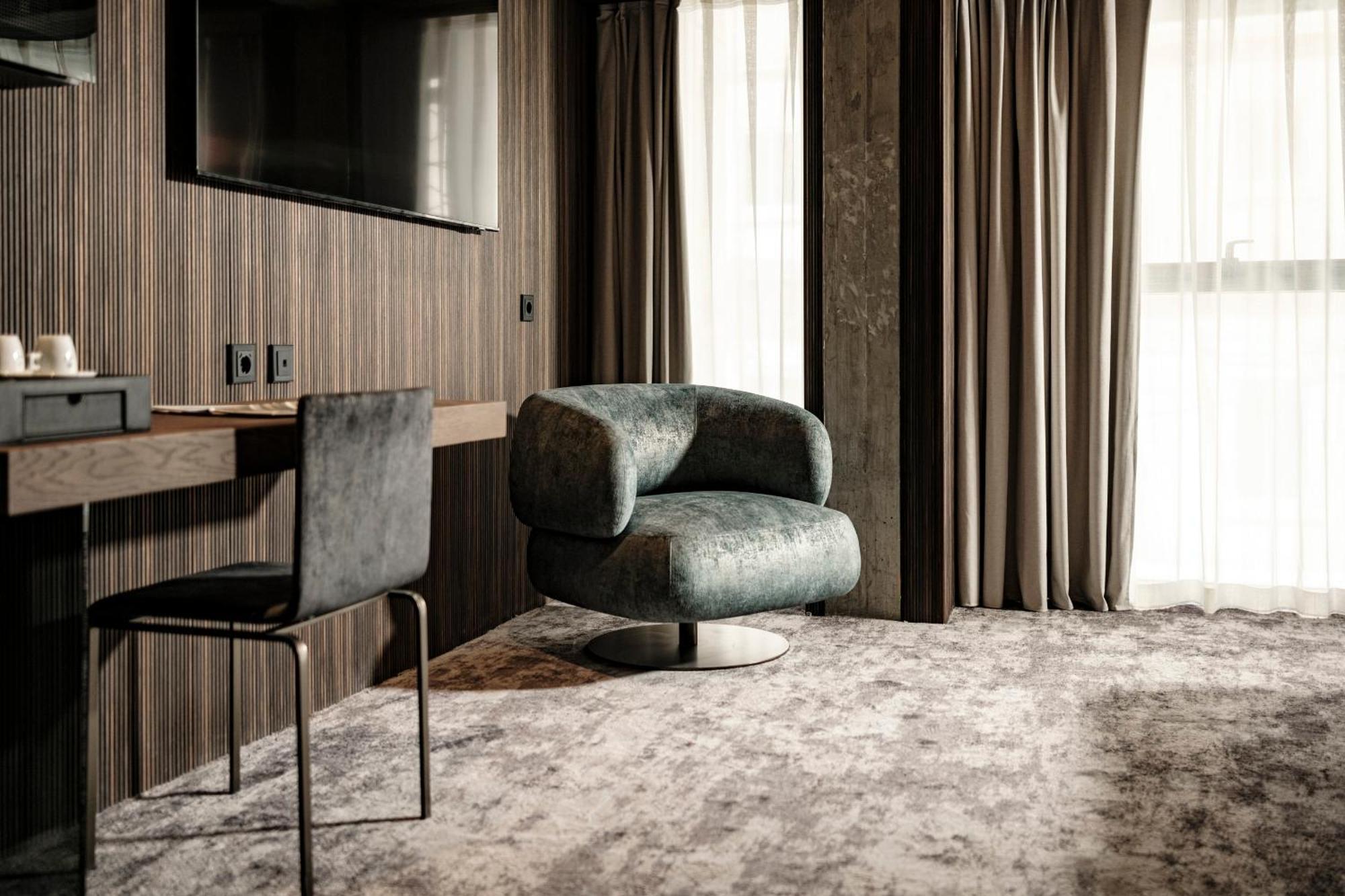 Fitch Hotel 4*