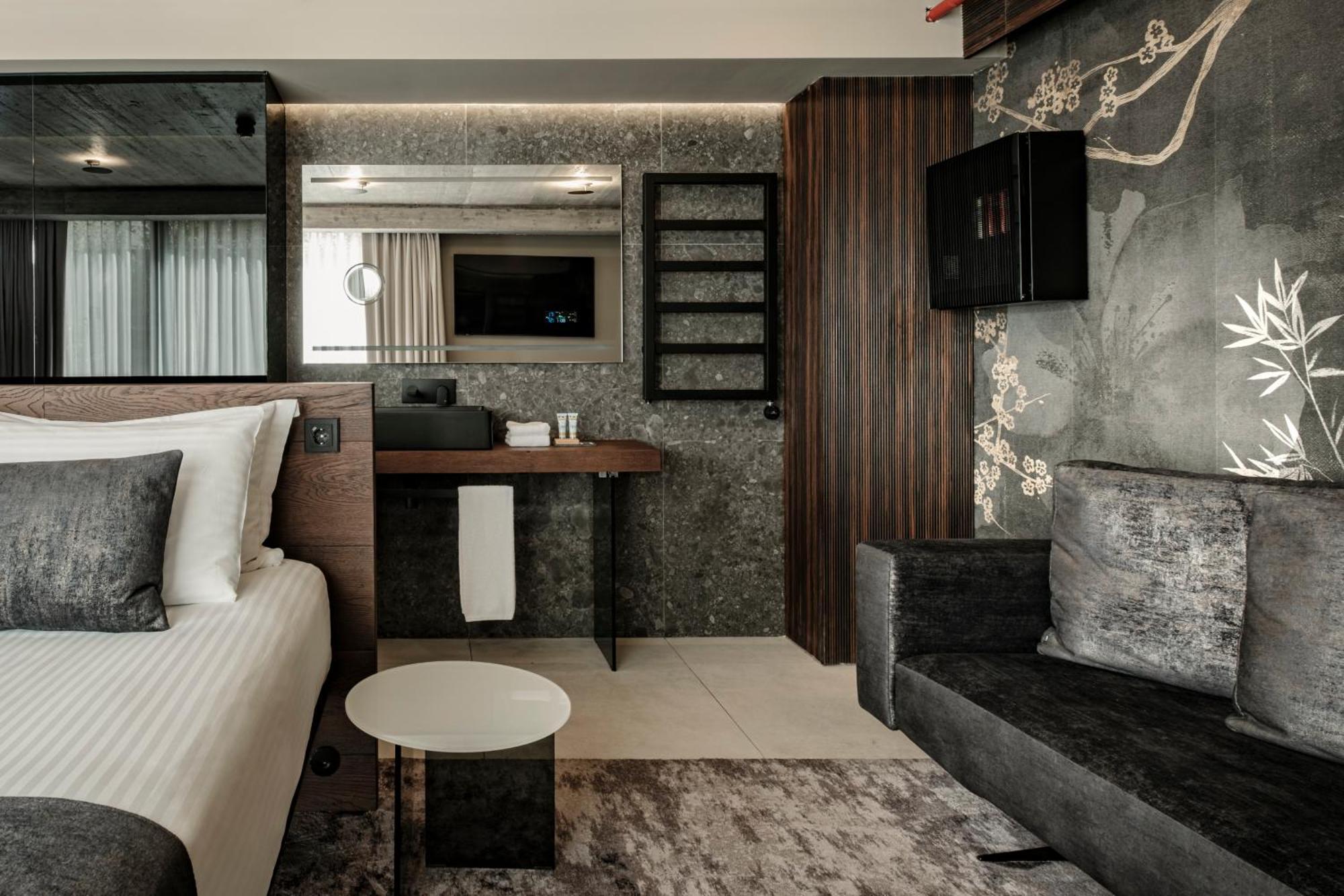 Fitch Hotel 4*